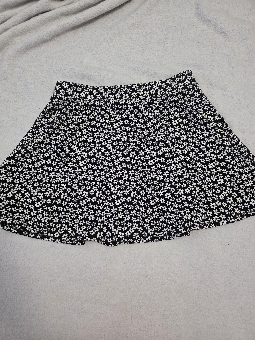 Forever 21 Black Floral A-Line Mini Skirt